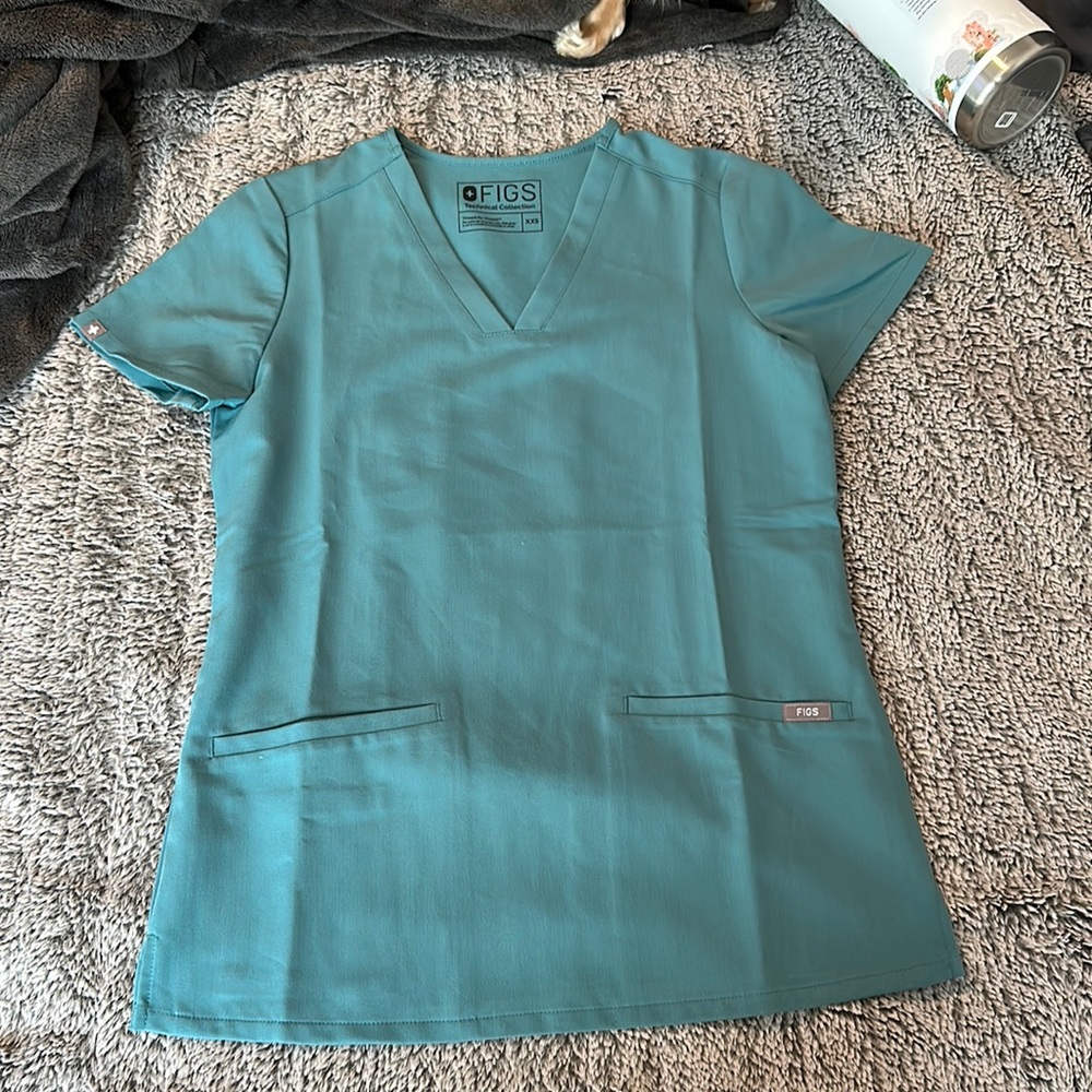 Fig scrub top